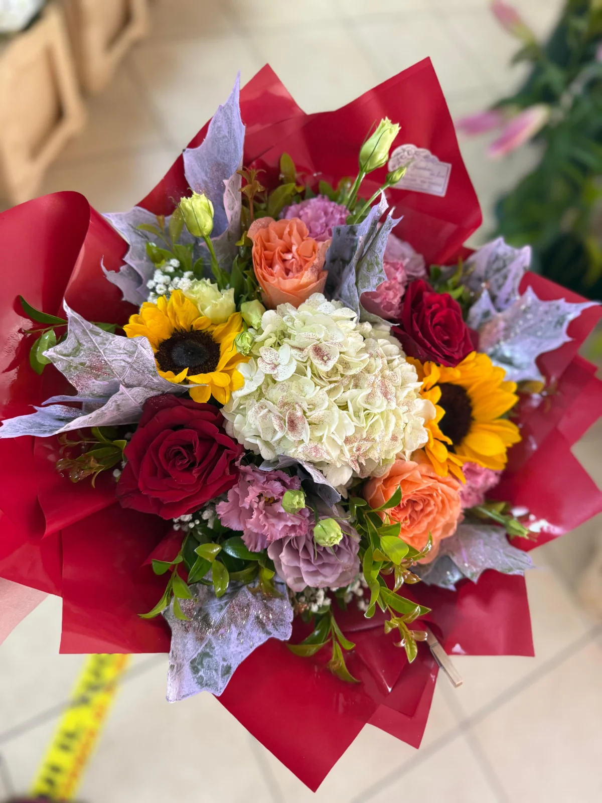 Bouquet ortensia bianca e rose